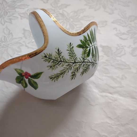 18 K Gold Trim Holiday Pinecones Red Berries White Porcelain Bowl With Hande